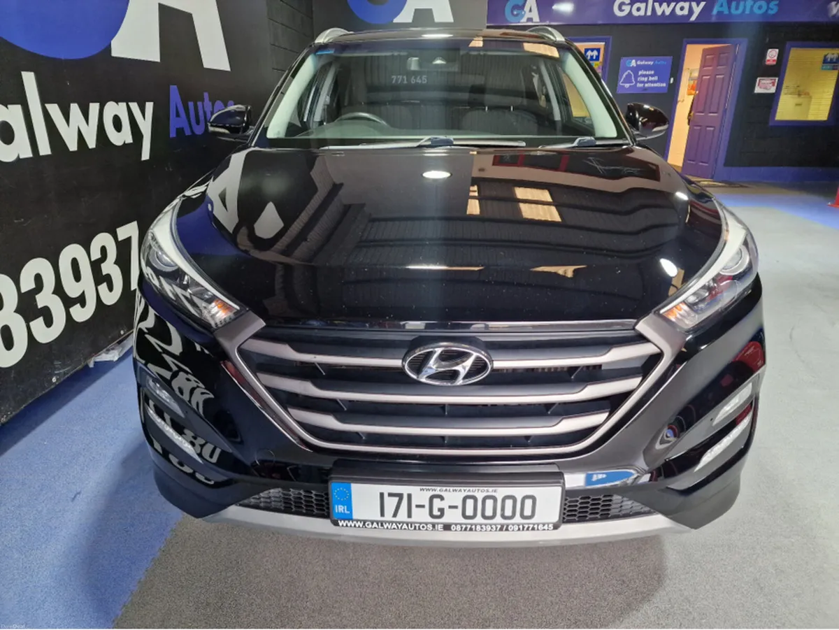 Hyundai Tucson SE NAV 2WD 1.7CRDI ** SAT NAV FULLY - Image 3