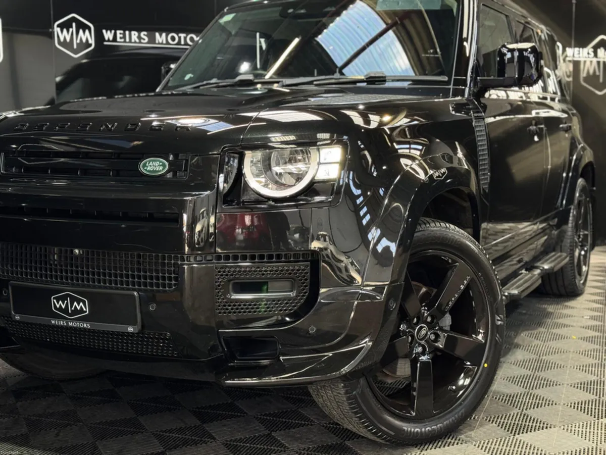 Land Rover Defender 110 3.0 D300 Hard Top S - Image 3