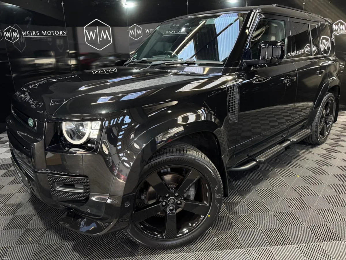 Land Rover Defender 110 3.0 D300 Hard Top S - Image 1