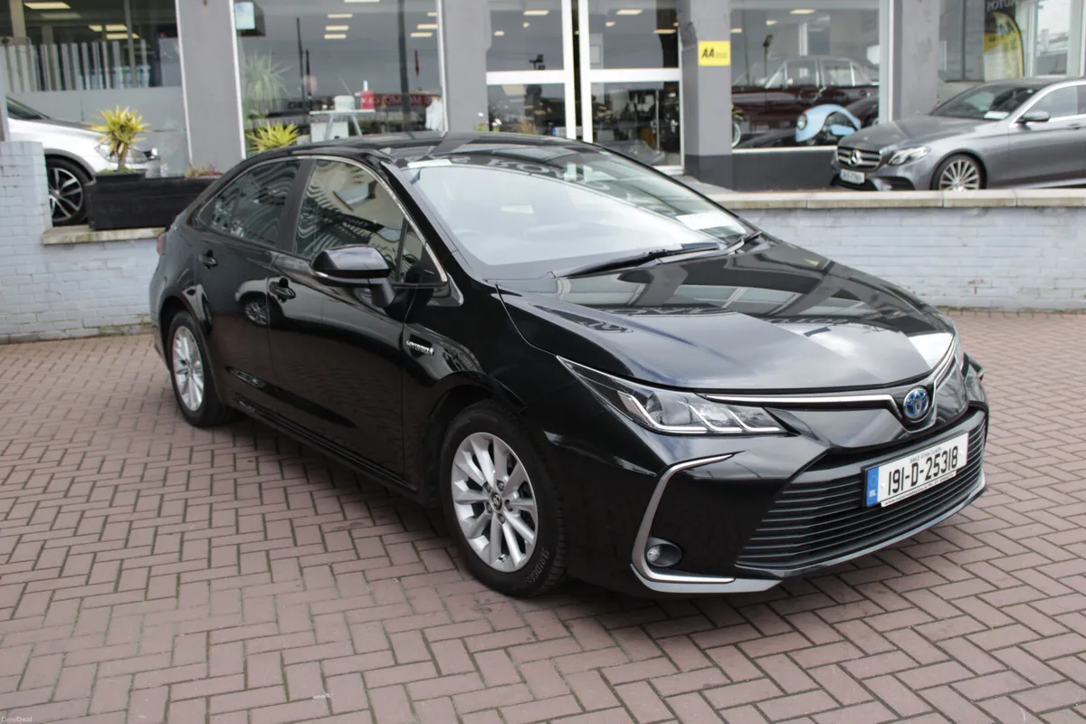 2019 TOYOTA COROLLA 1.8 HYBRID LUNA SALOON - Image 1