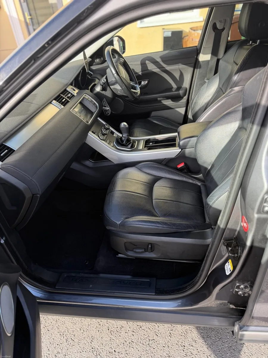 Range Rover Evoque low mileage - Image 4