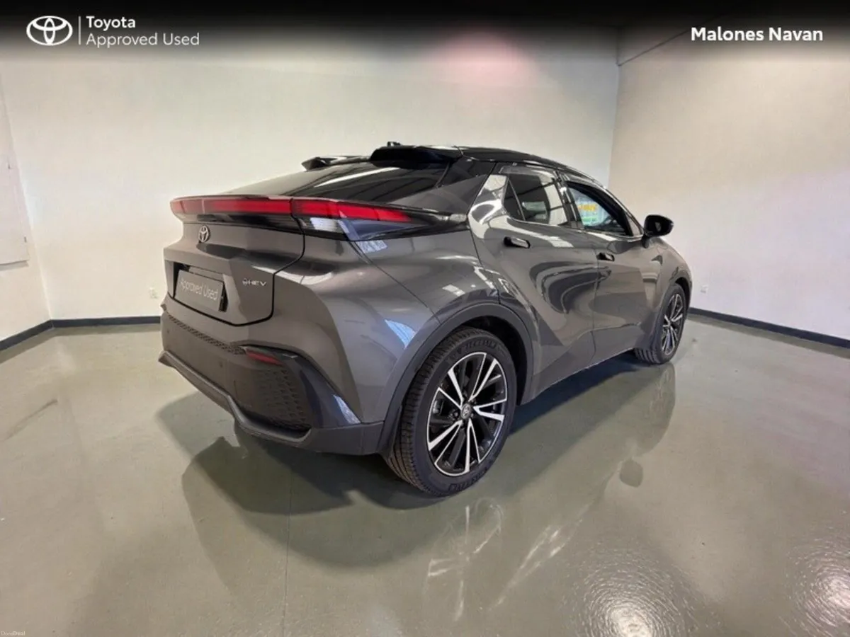 Toyota C-HR Hybrid Sol - Image 2