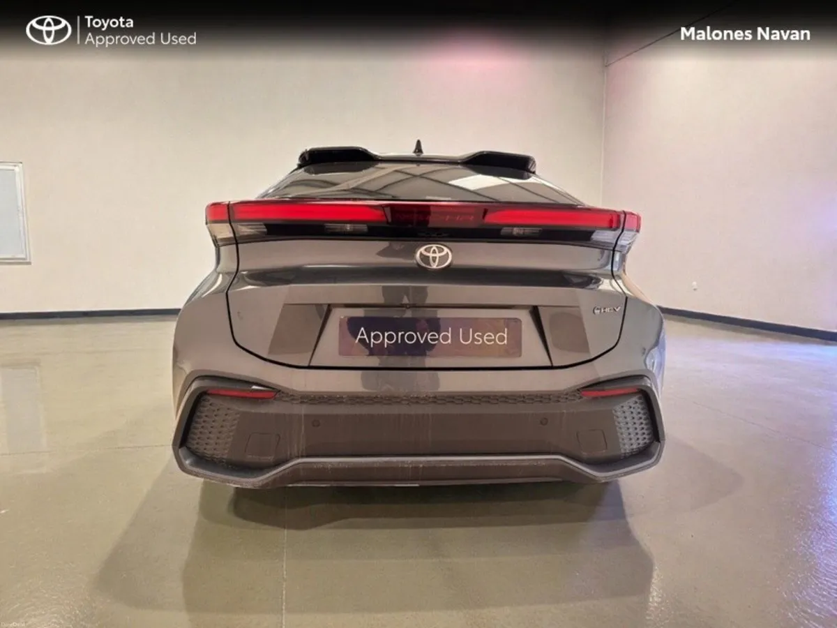 Toyota C-HR Hybrid Sol - Image 4
