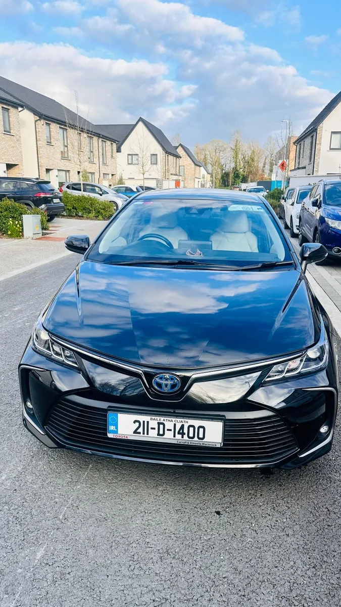 Toyota Corolla Hybrid Luna Touring Sport - Image 1