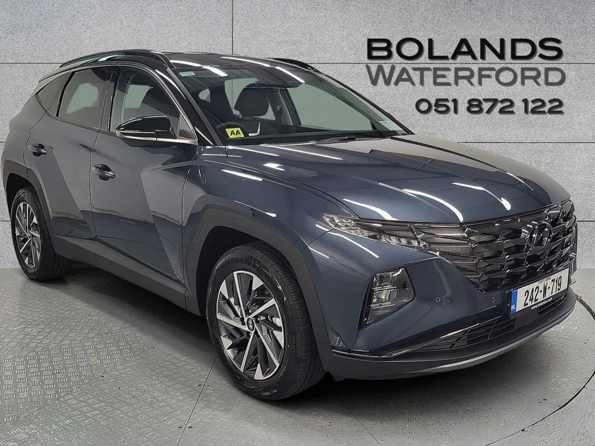 Hyundai Tucson 2WD Executive Plus w 2 Tone Roof Fr - Image 1