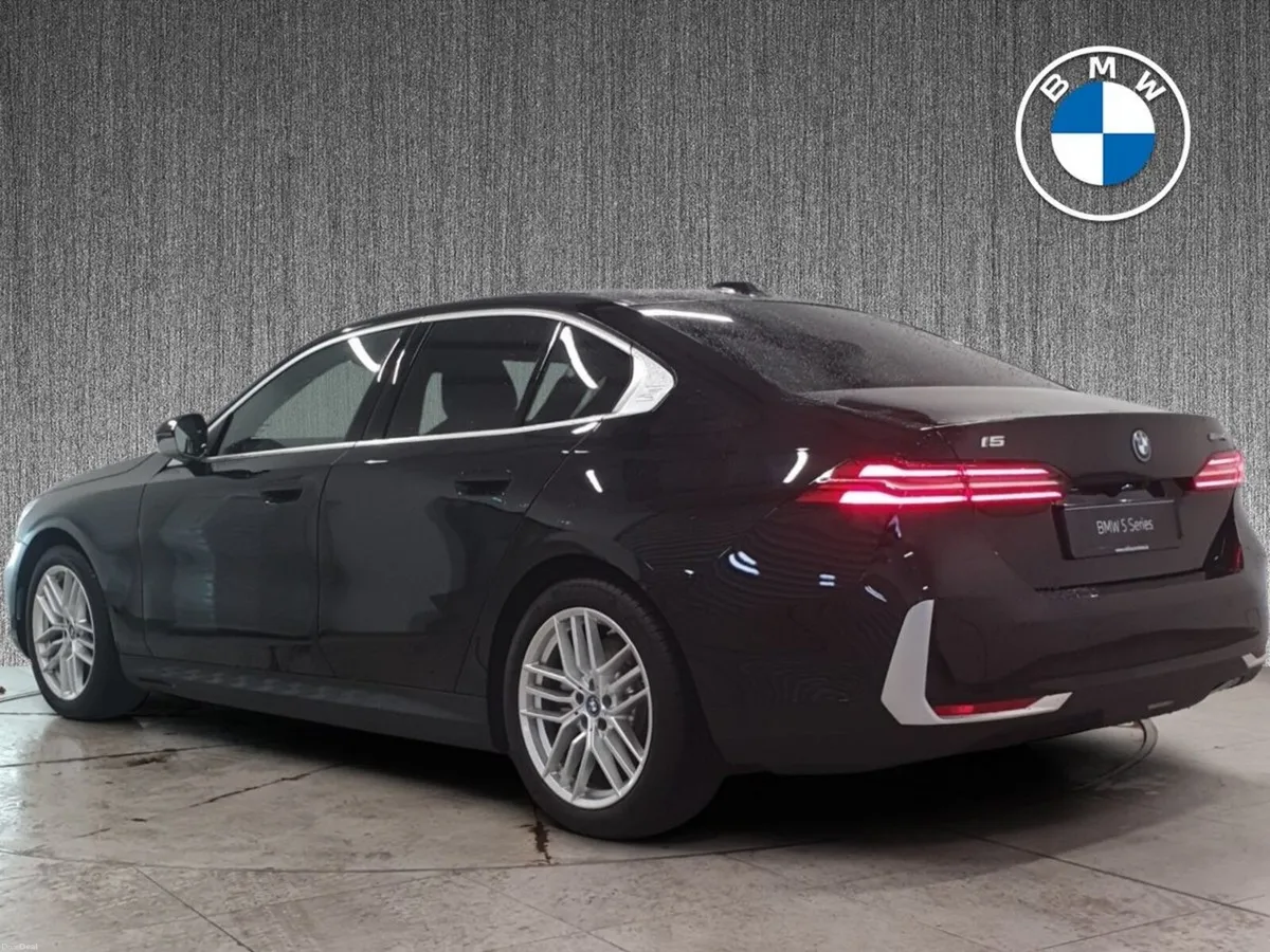 BMW i5 eDrive40 Sport Edition - Image 3