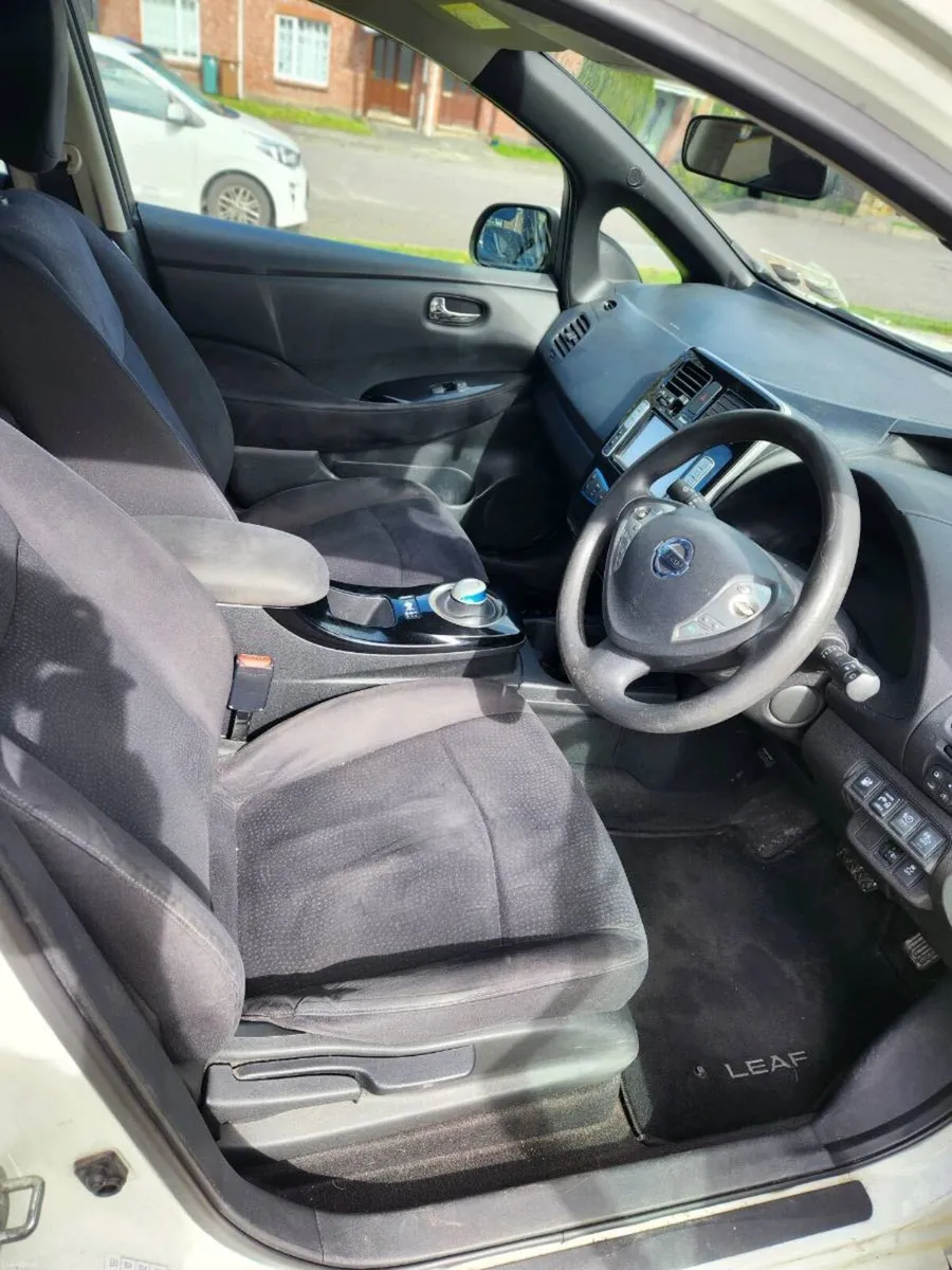 2015 Nissan leaf - Image 2