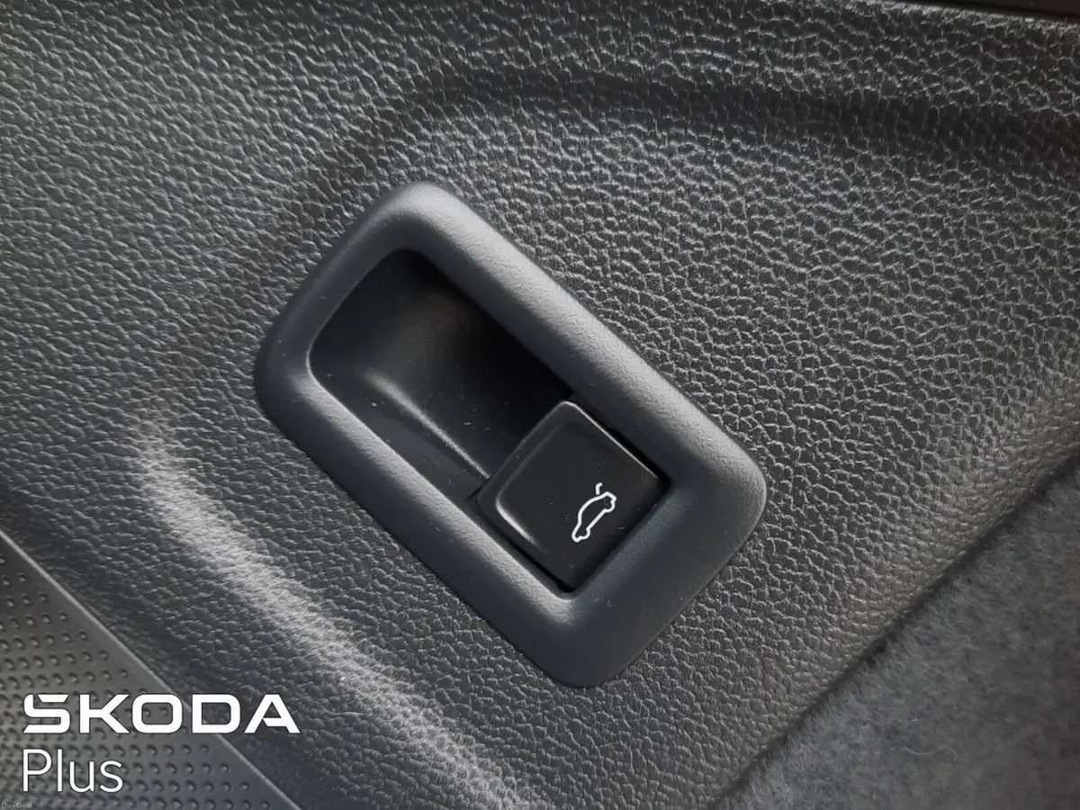 Skoda Superb **THE ALL NEW SUPERB SEL - COMBI**2.0 - Image 3