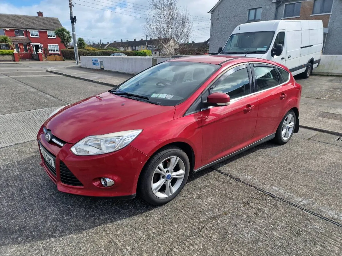 FORD FOCUS 2011 SPORT TRIM-TAX UNTIL FEB 27 - Image 4