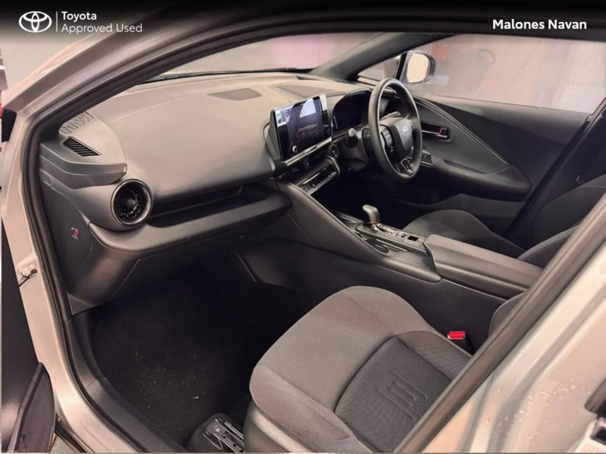 Toyota C-HR Hybrid Sport - Image 6