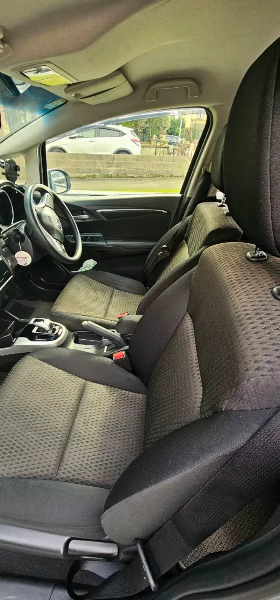 Honda fit 2018 - Image 2
