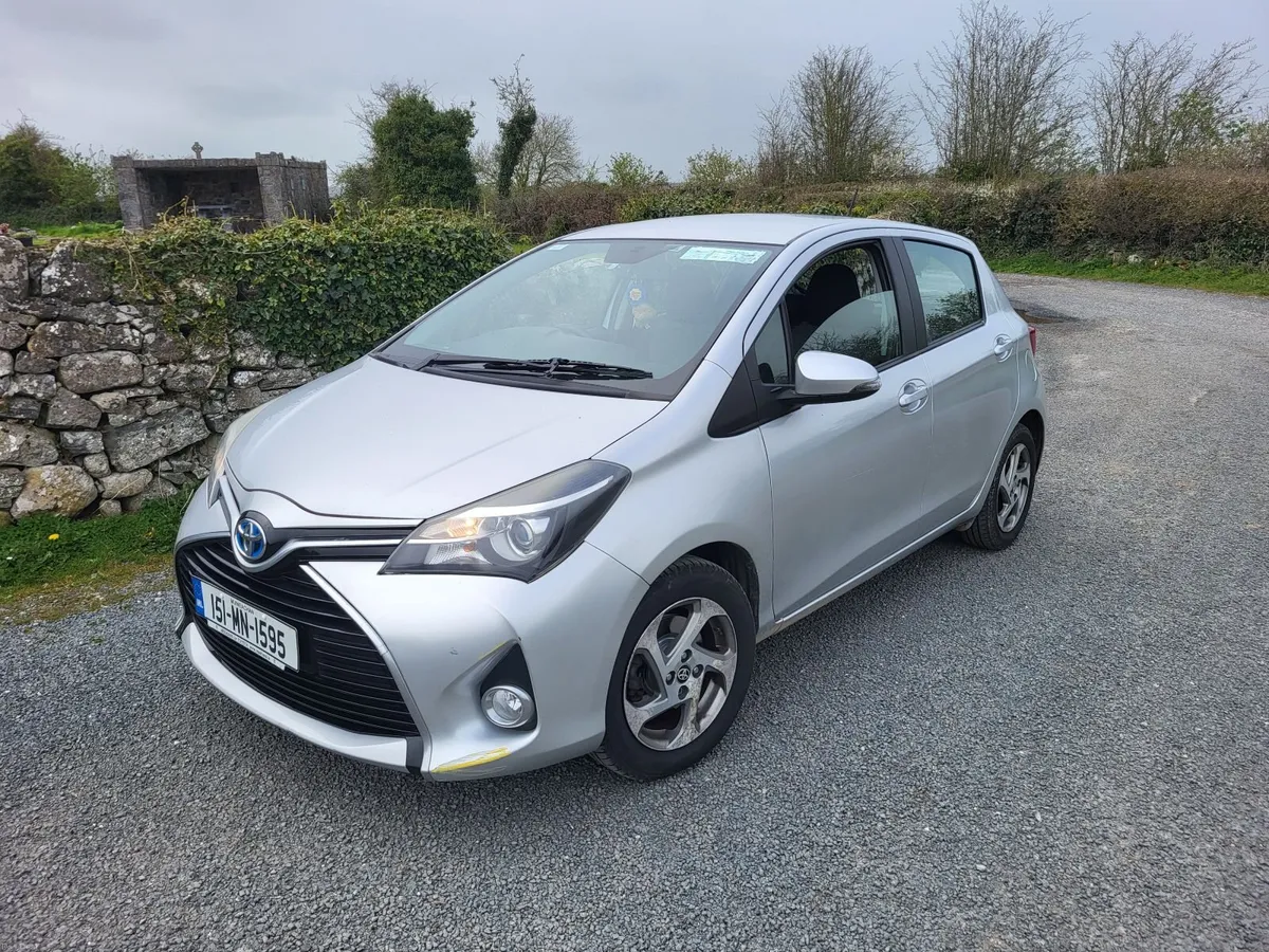 Toyota Yaris 2015 - Image 2
