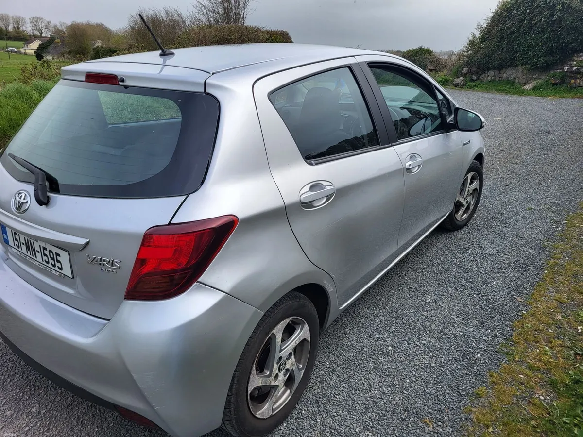 Toyota Yaris 2015 - Image 3