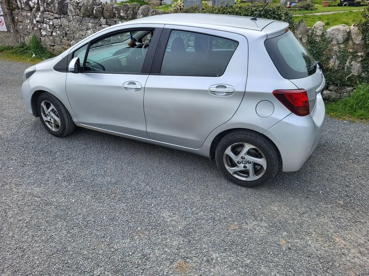 Toyota Yaris 2015 - Image 4