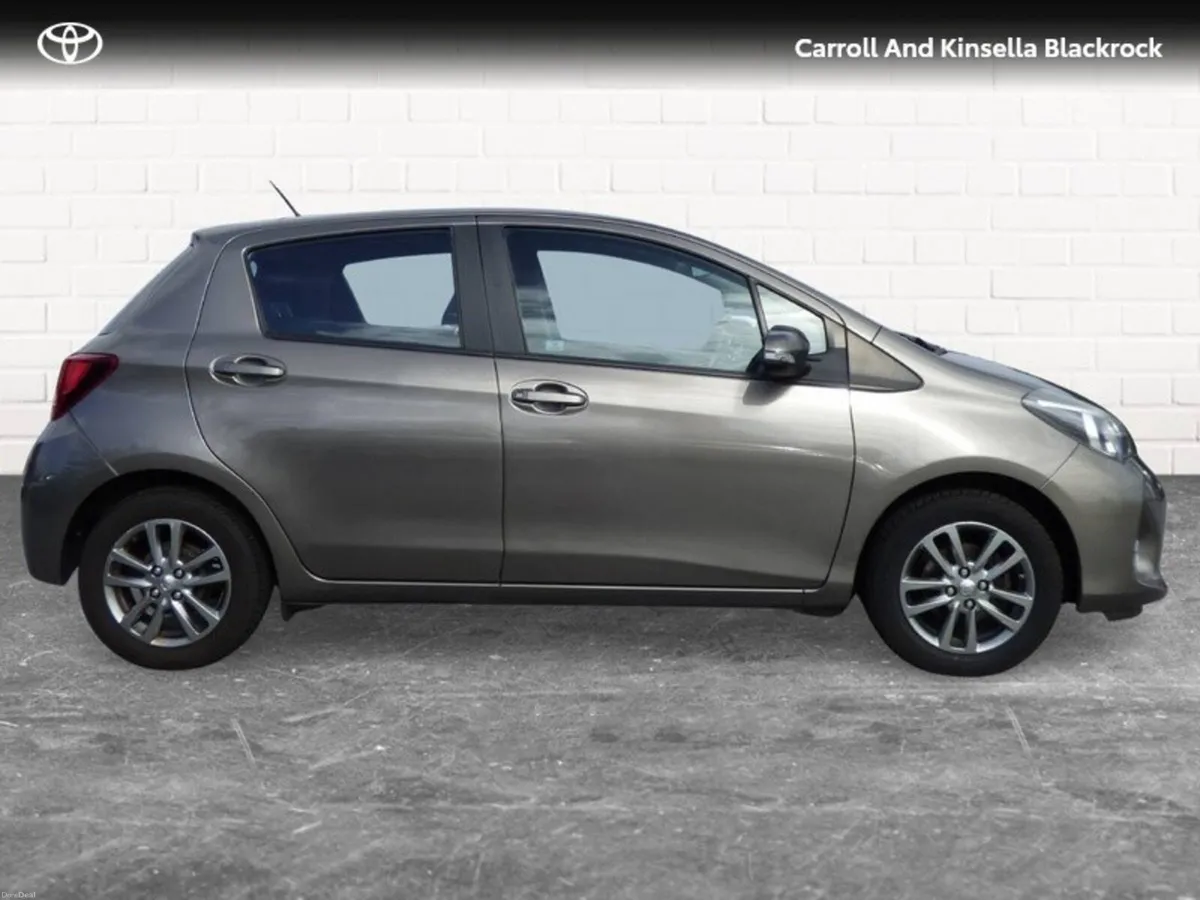 Toyota Yaris 1.0 Luna Manual - Image 3