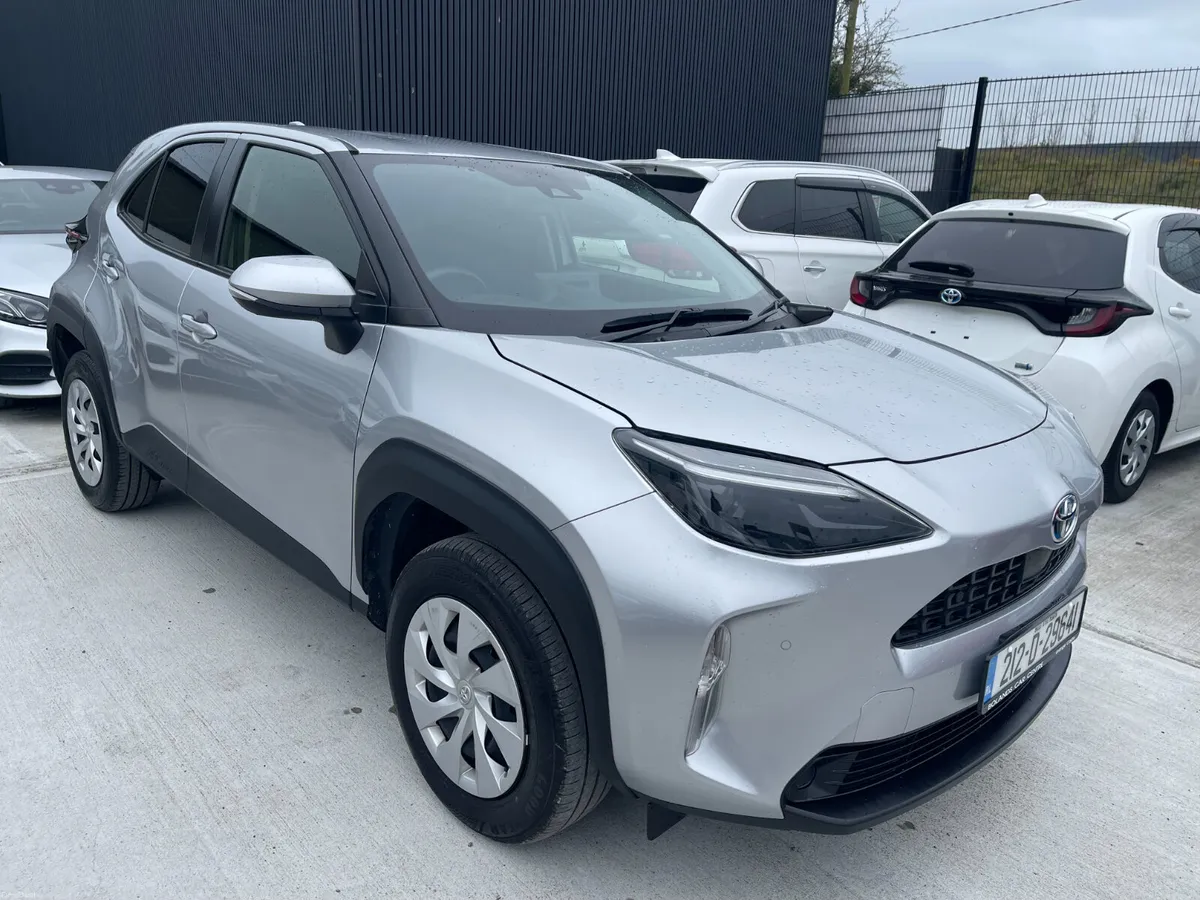 212 Toyota Yaris Cross Hybrid 1.5 Automatic 5 door - Image 1
