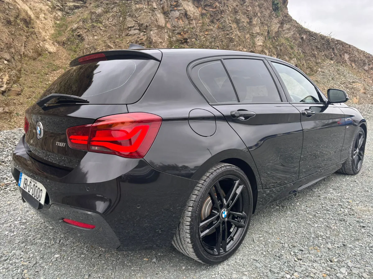 2019 BMW 1 SERIES - SHADOW EDITION *LOW MILEAGE - Image 3