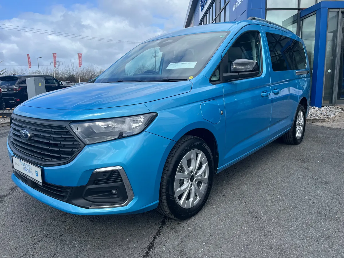 New Ford Tourneo Connect Hybrid, Wheelchair Access - Image 3