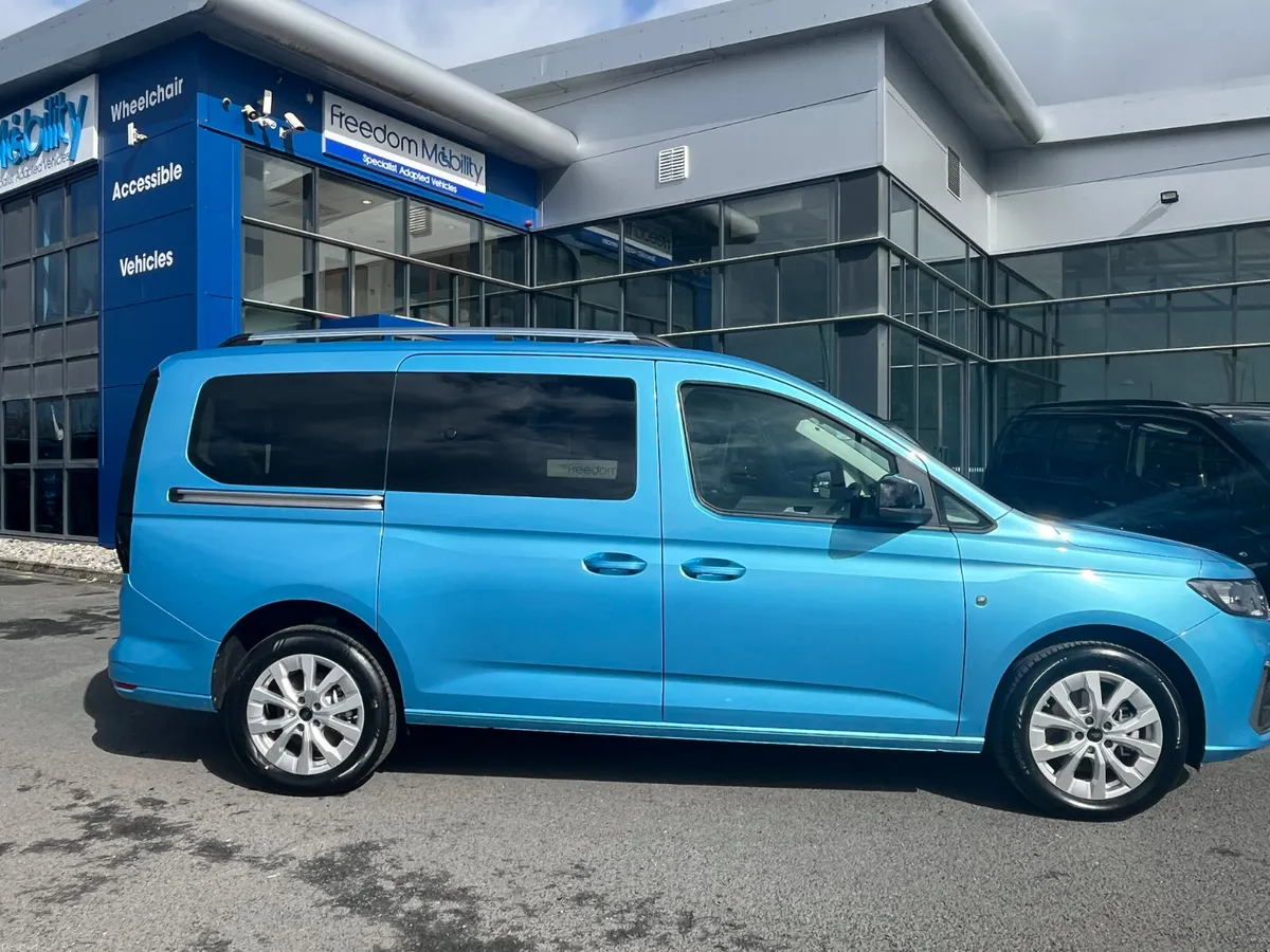 New Ford Tourneo Connect Hybrid, Wheelchair Access - Image 6