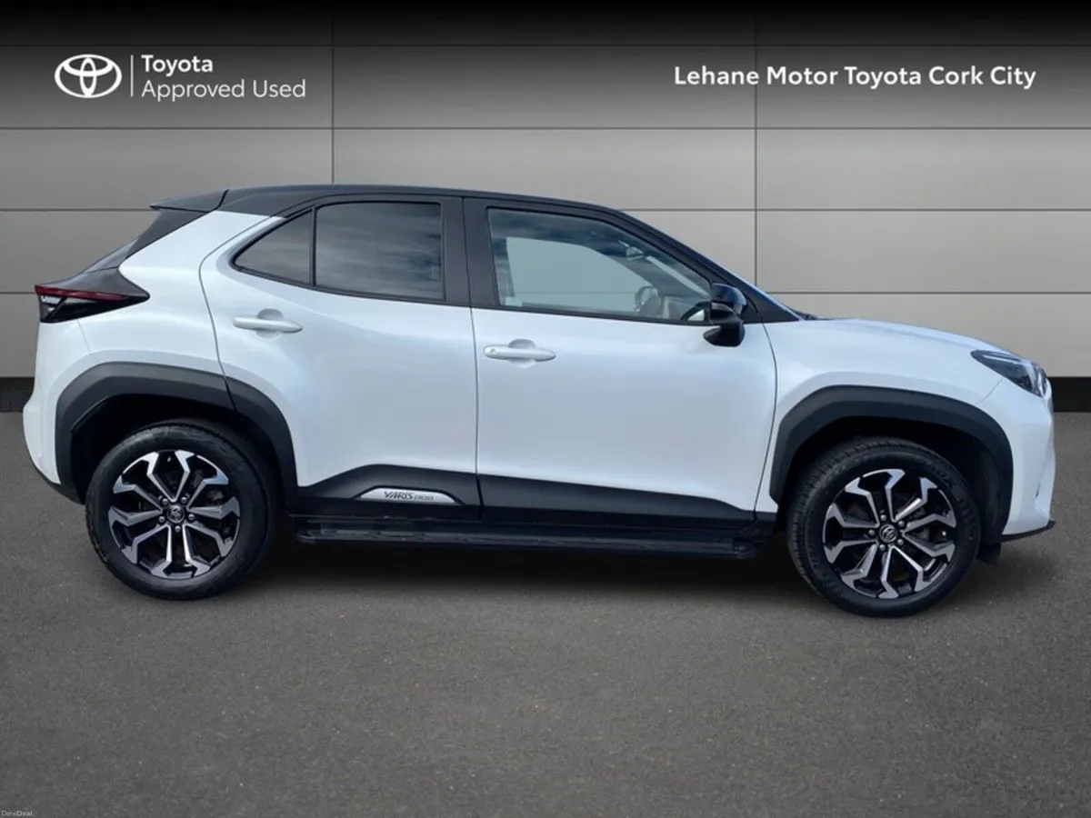 Toyota Yaris Cross YARIS CROSS LUNA SPORT - Image 3