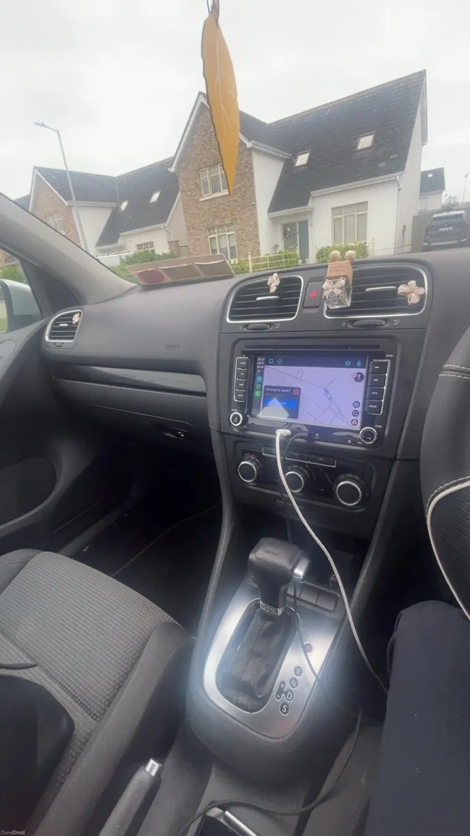 2010 VW Golf 1.6 TDI - Automatic with Carplay - Image 4