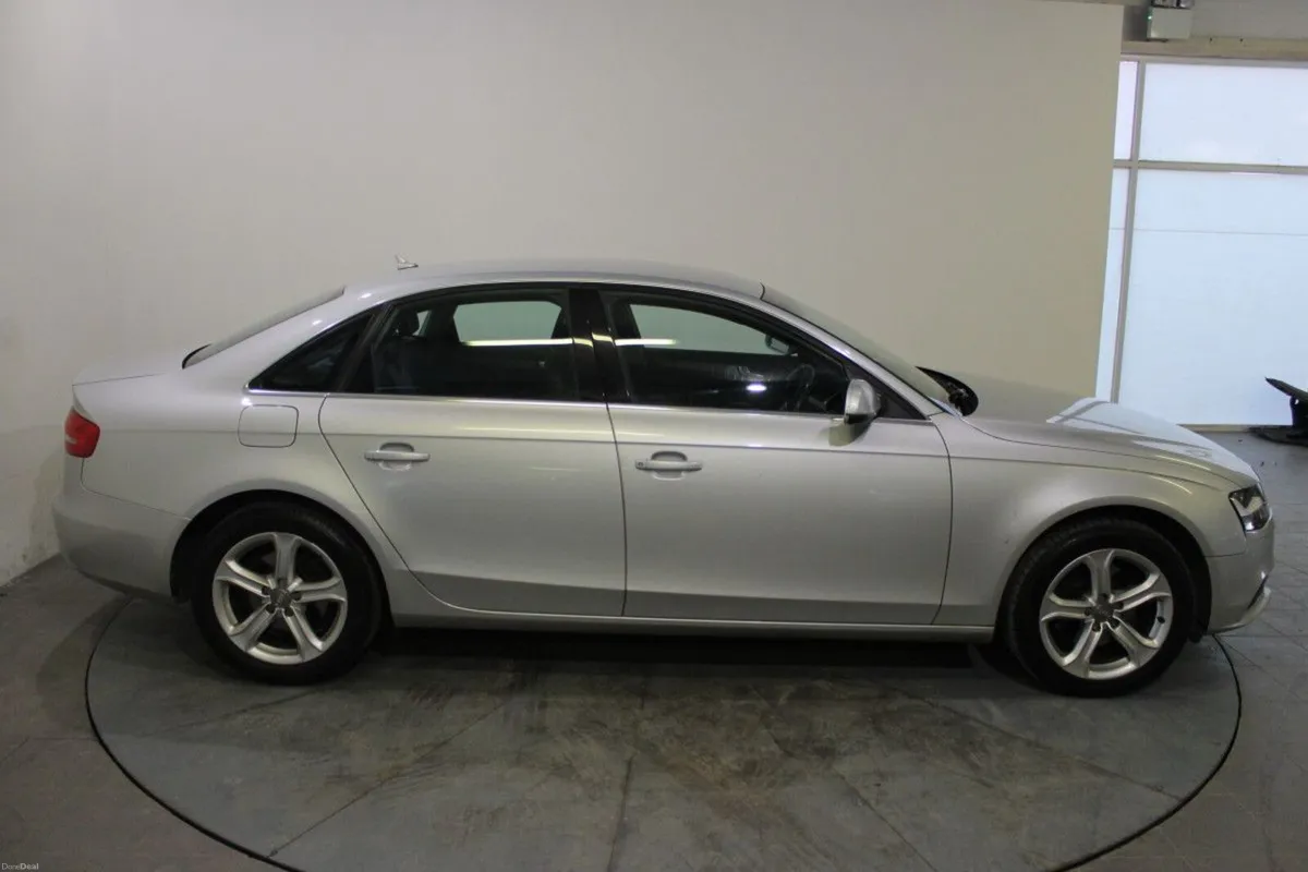 Audi A4 2.0 TDI 150BHP MULTITRONIC SE - TENDER 1 - - Image 4