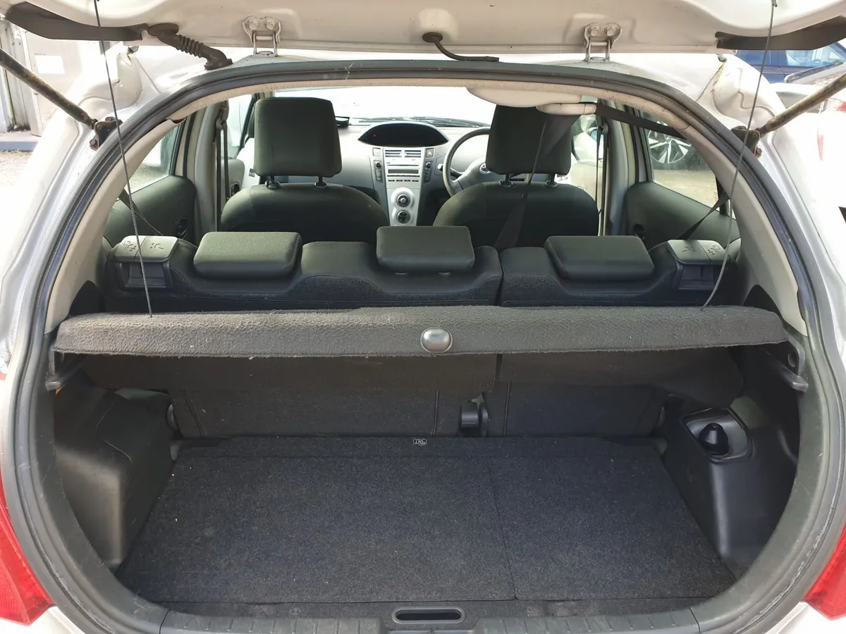 Toyota Yaris 2007 - Image 2
