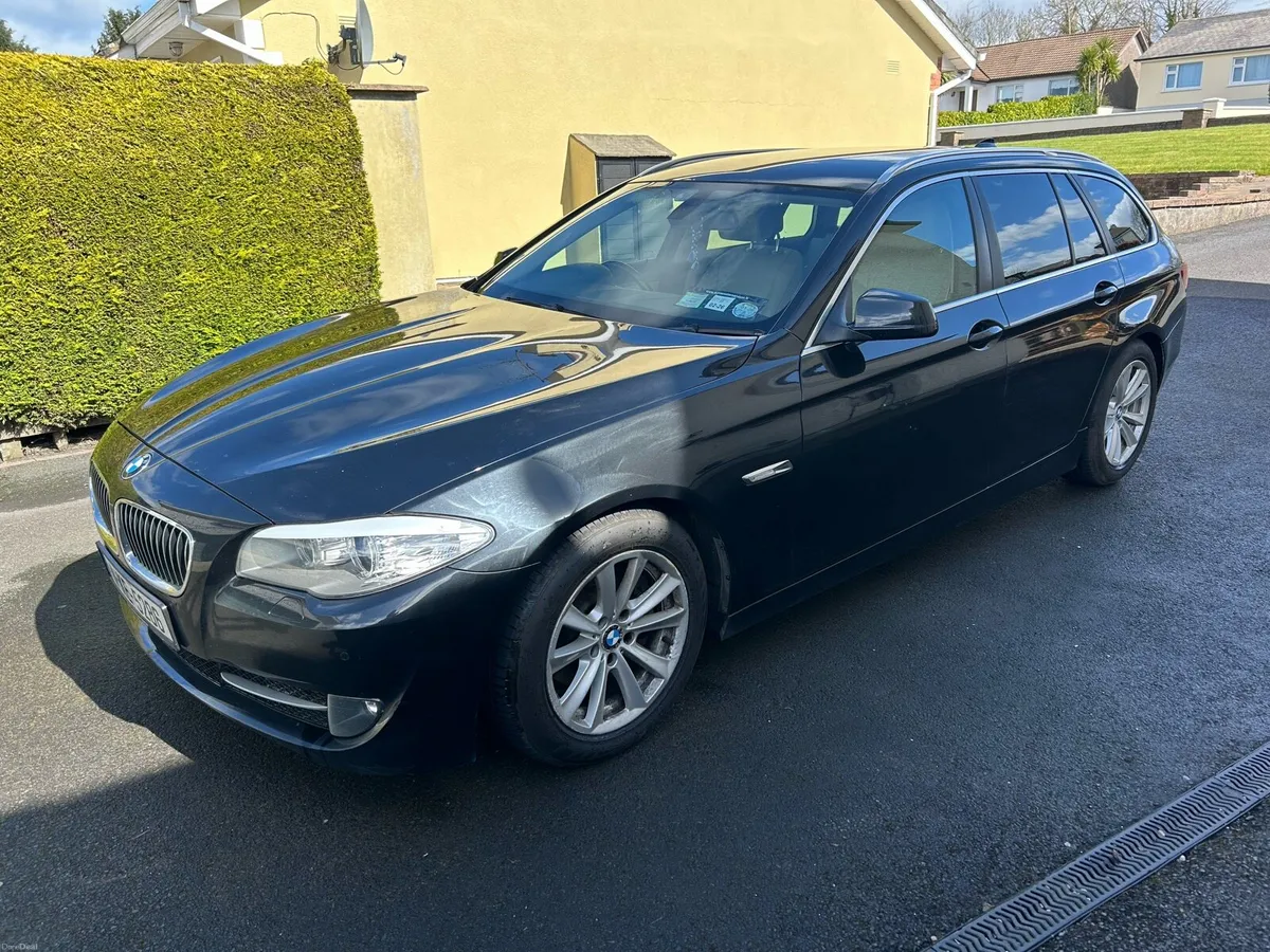 BMW 520 D Estate 2011 - Image 1