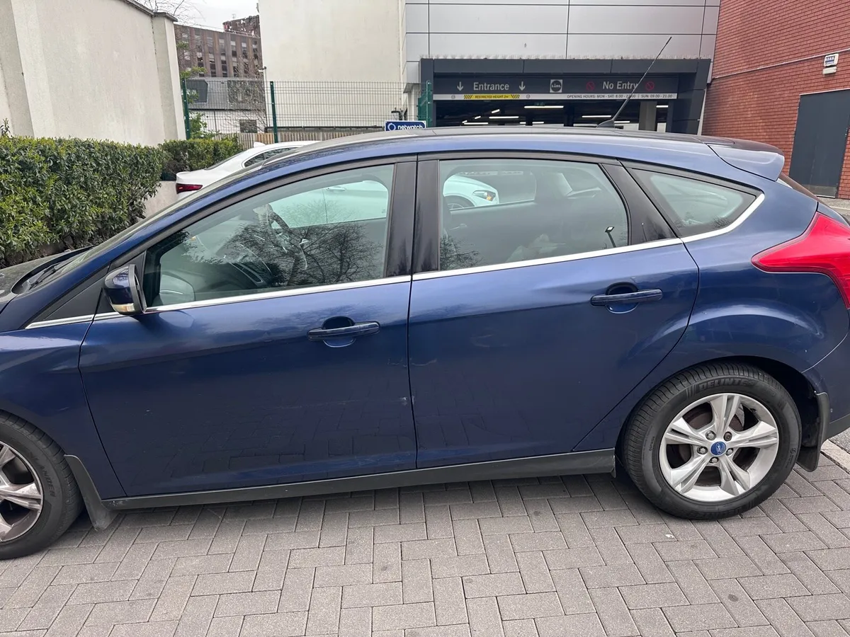 2012 Ford Focus  1.6TDCi Zetec - Long NCT 03/2027 - Image 3