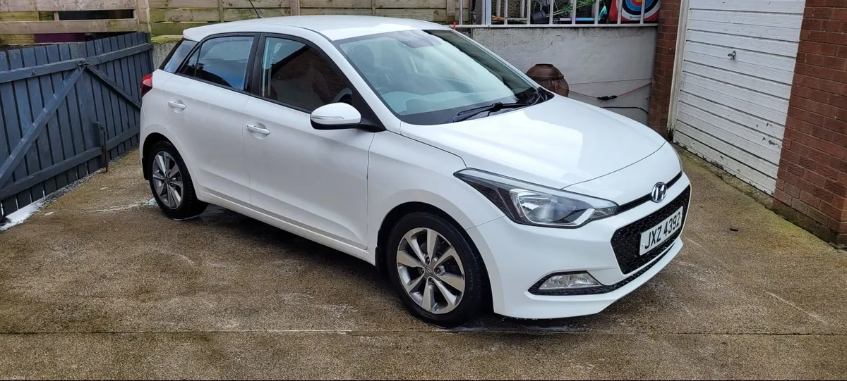 Hyundai i20 2016 - Image 2