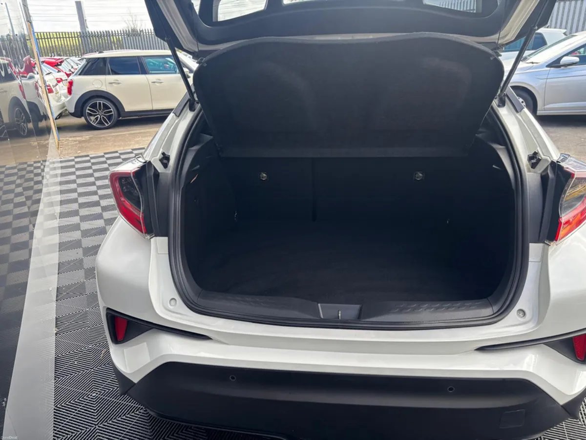 Toyota C-HR Toyota CHR 1.8 self charging hybrid, - Image 6