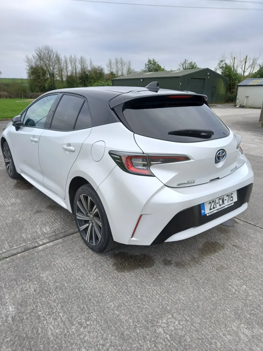 2022 Toyota Corolla 1.8 Petrol Hybrid Automatic - Image 4