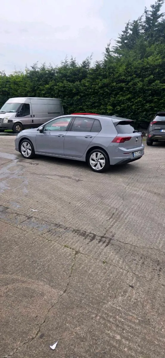 Volkswagen  GOLF. EDITION - Image 3