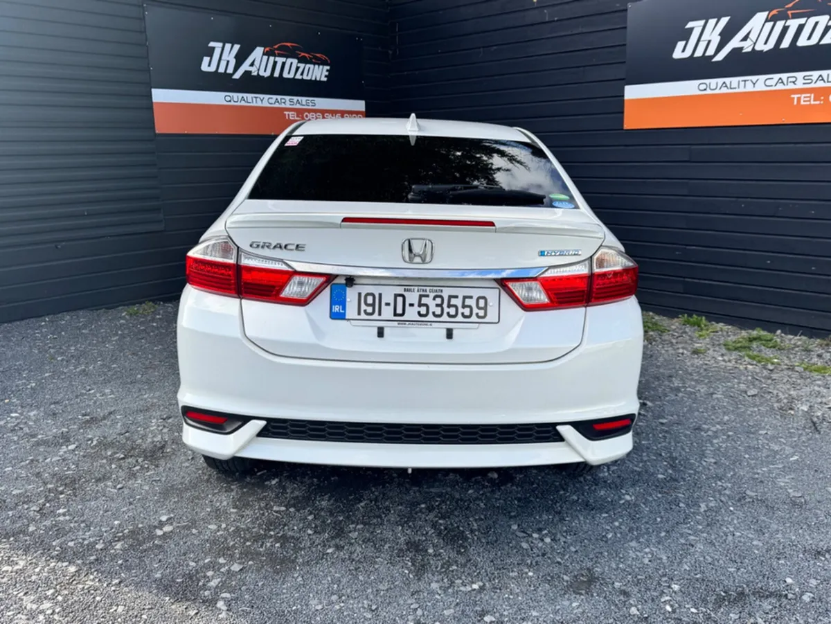 Honda Grace 1.5 HYBRID AUTO - Image 4