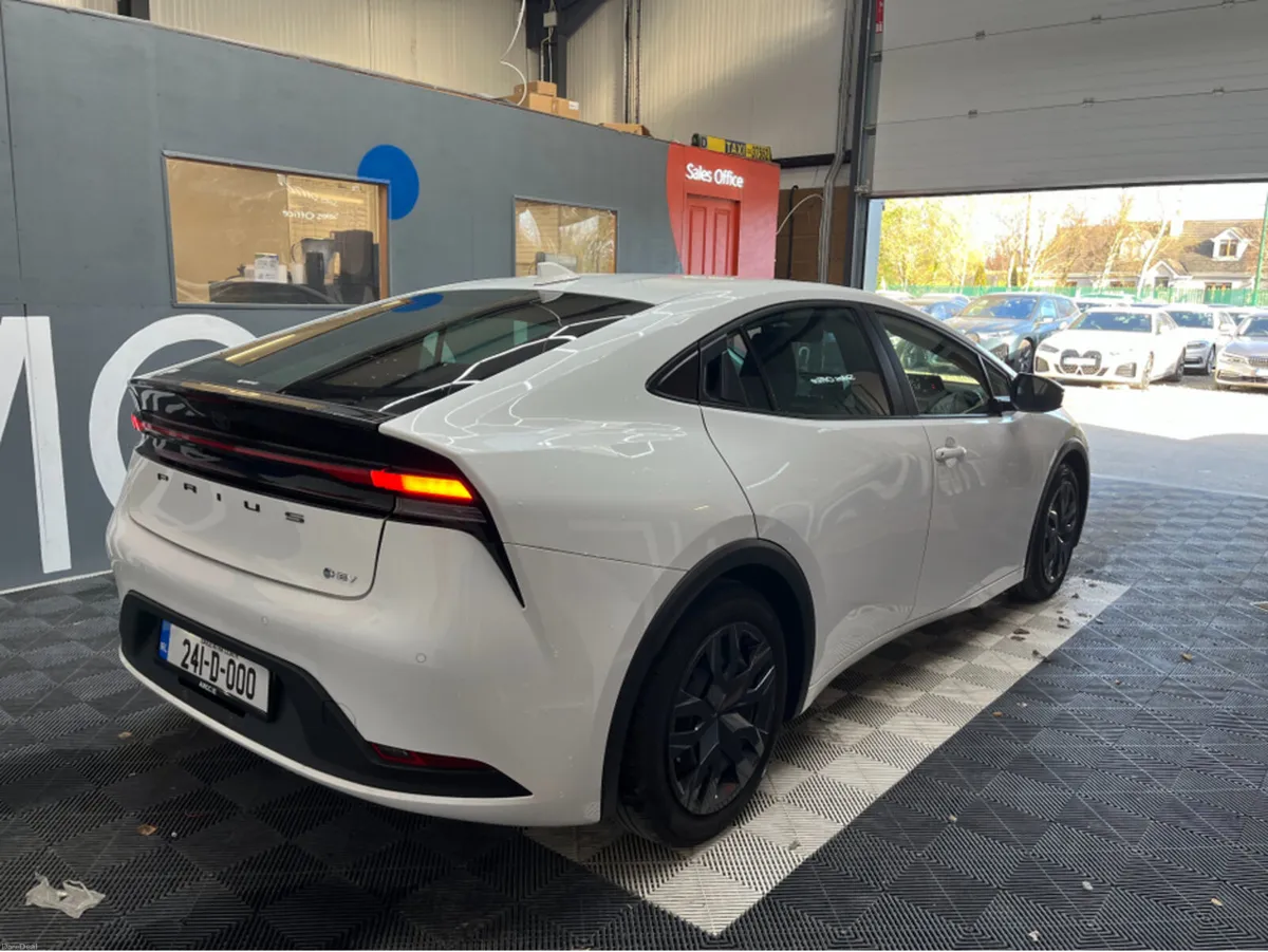 Toyota Prius €29950 2024 TOYOTA PRIUS X 1.8 AUTOMA - Image 2