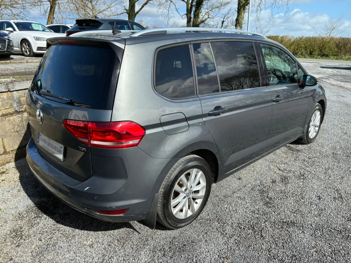 Volkswagen Touran 1.6 TDI SE FAMILY BLUEMOTION (7 - Image 3