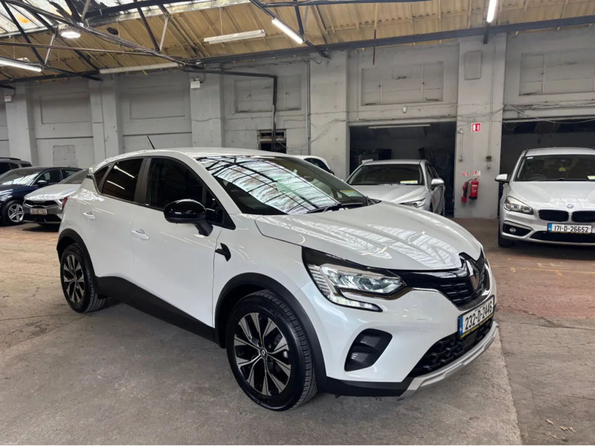 Renault Captur EVOLUTION TCE 140 AUTO MY23 5DR - Image 1