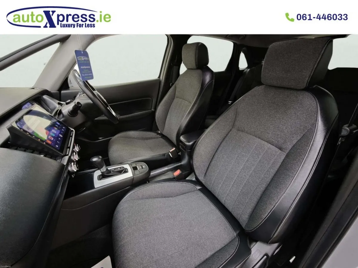 Honda Fit 1.5 E:HEV BASIC Automatic, Reversing cam - Image 4