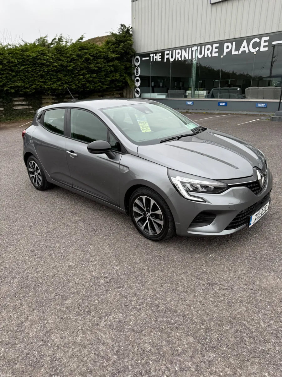 Renault Clio 2023 - Image 2