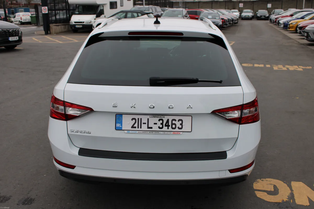 Skoda Superb 2021 - Image 4