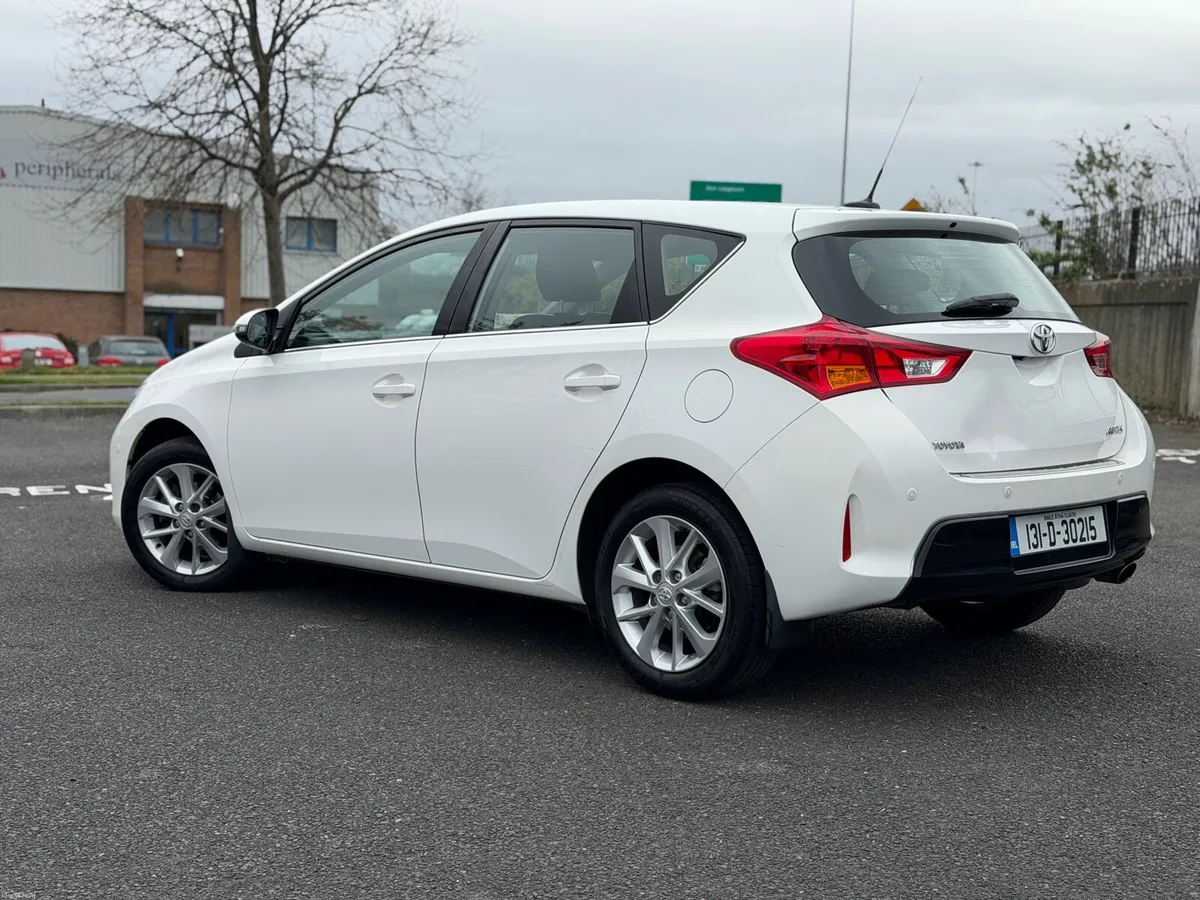 Toyota Auris 1.6 special edition low tax - Image 3