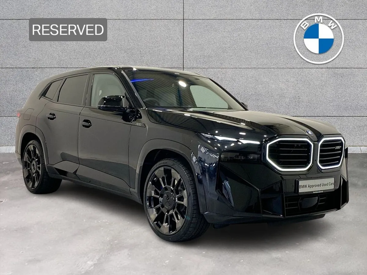BMW XM 50e - Image 1