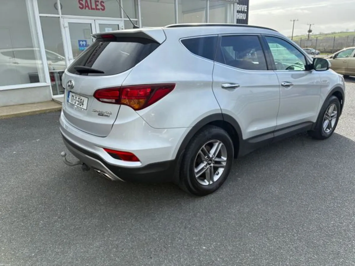 Hyundai Santa Fe Executive 4WD 5DR - Image 3