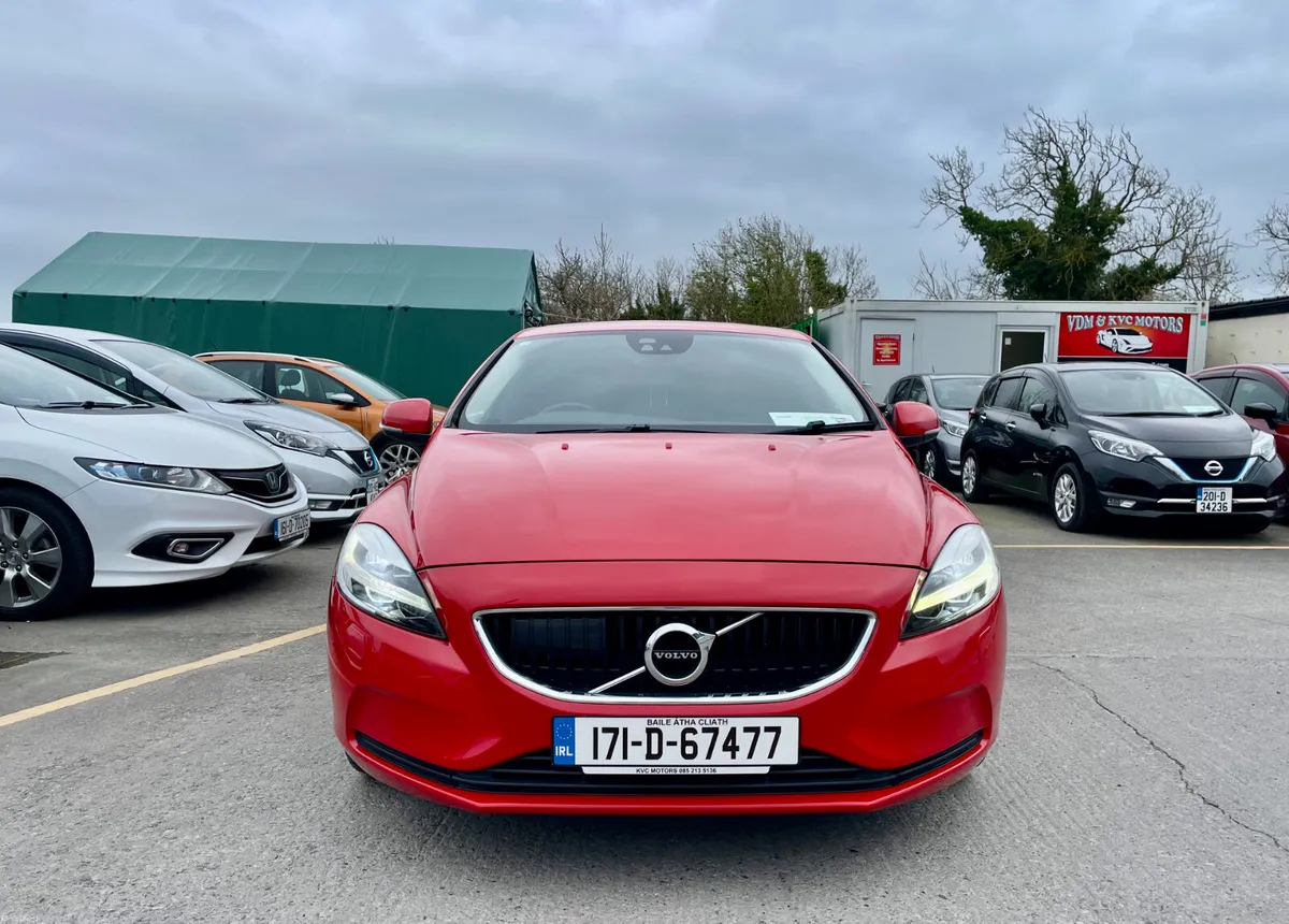 VOLVO V40 2017 2.0, DIESEL - Image 2