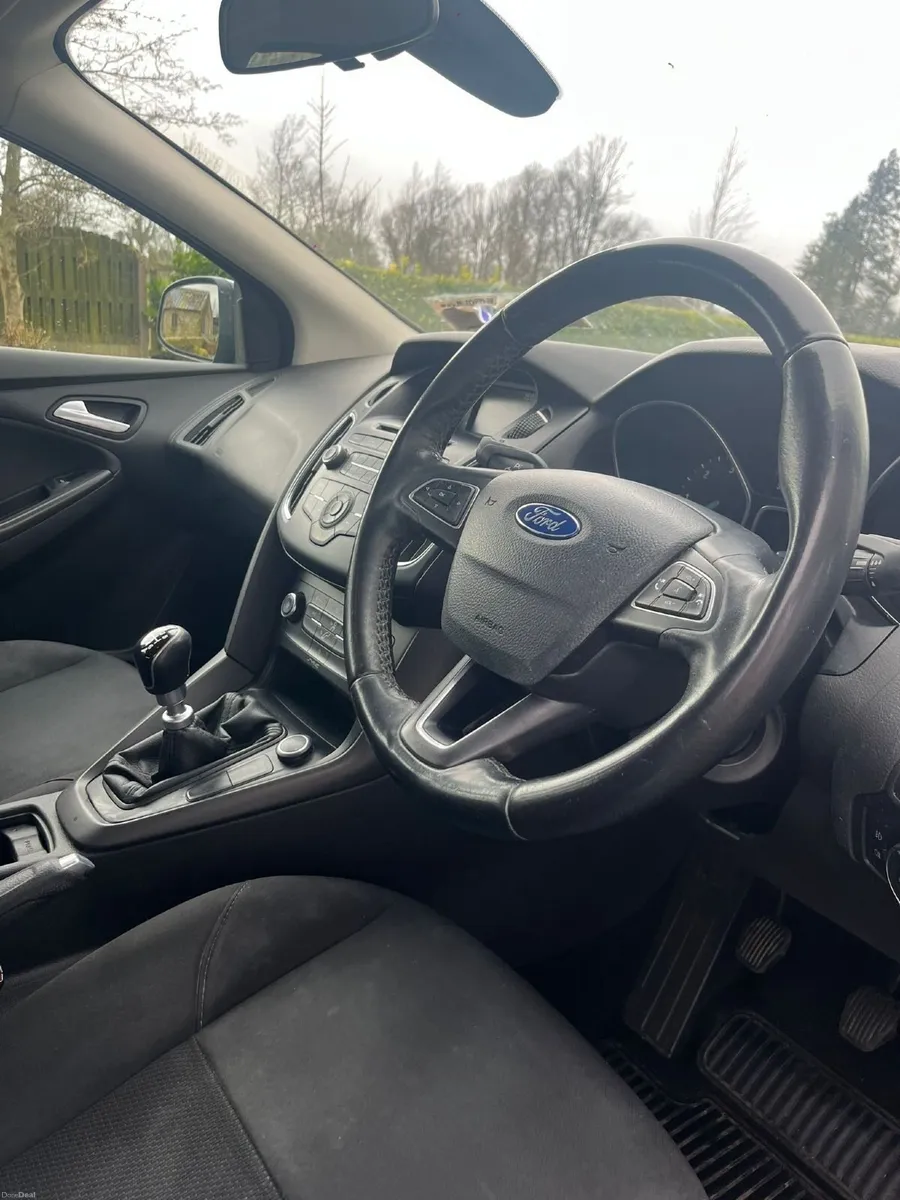 Ford Focus 2015 - Image 2