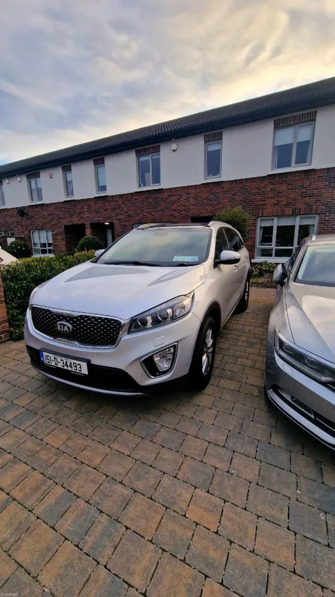 2015 Kia Sorento Platinum AWD – 7 Seater – Top Spe - Image 2