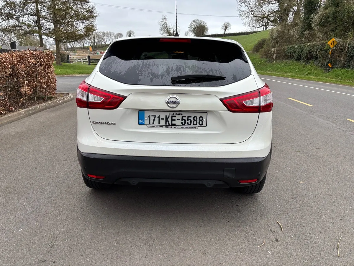 171 NISSAN QASHQAI 1.2 PETROL N-CONNECTA LOW KLMS - Image 4