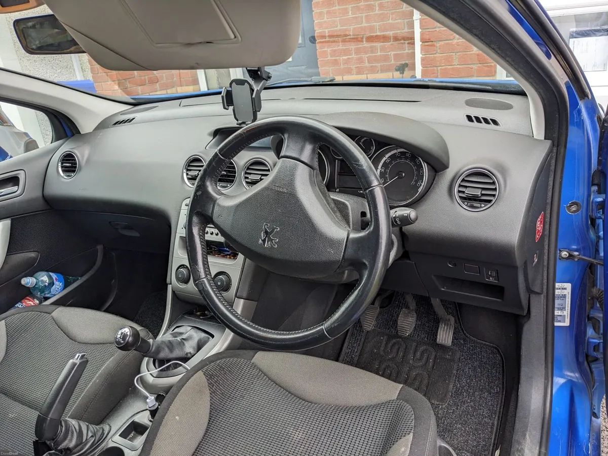 Peugeot 308 2010 - Image 4