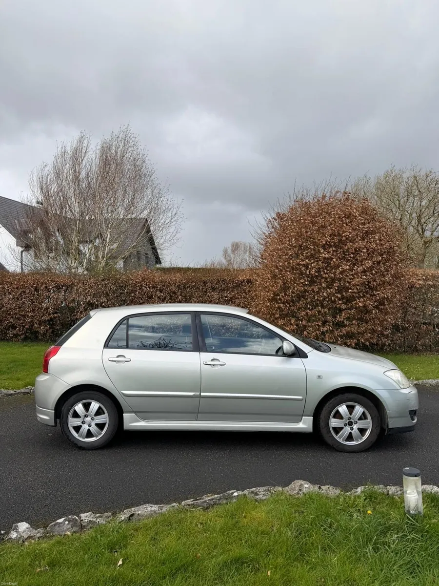 Toyota Corolla 2005 - Image 1