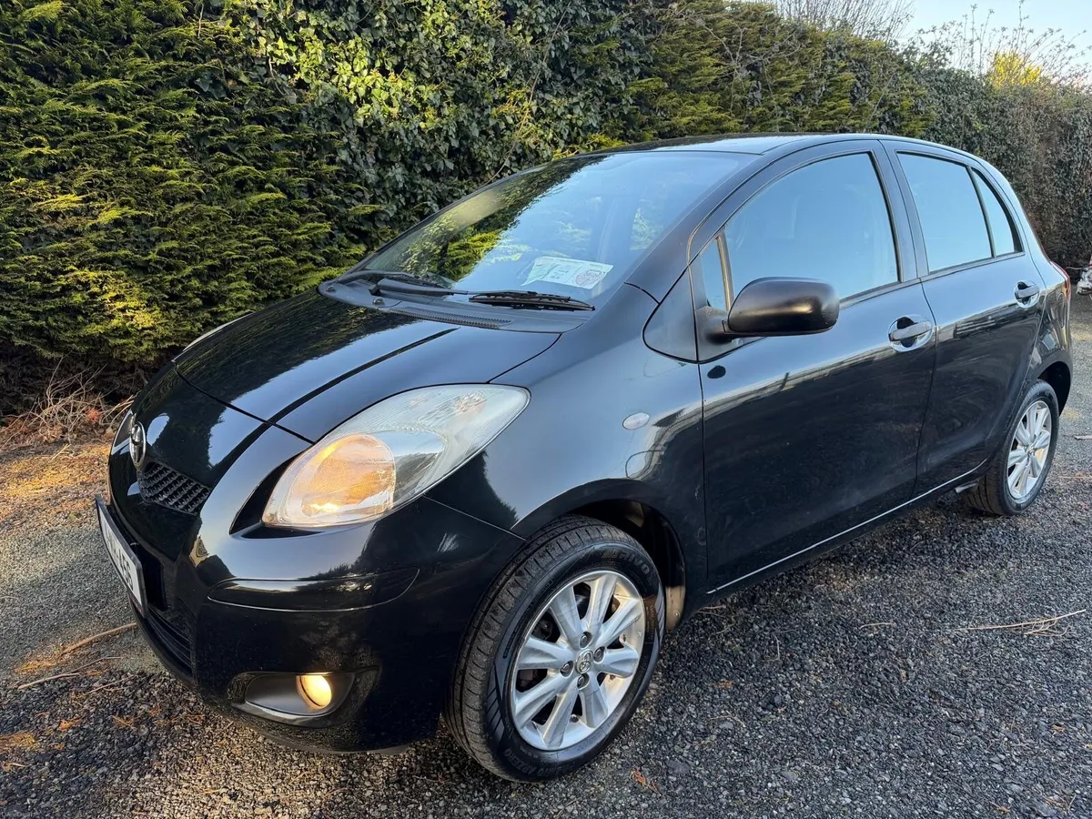 Toyota Yaris 2011 1.0 petrol *NCT TAX* - Image 1